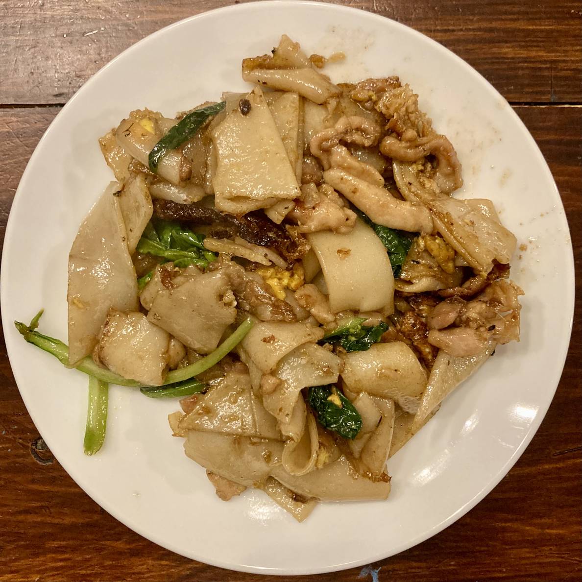 A photo of a plate of pad see ew.